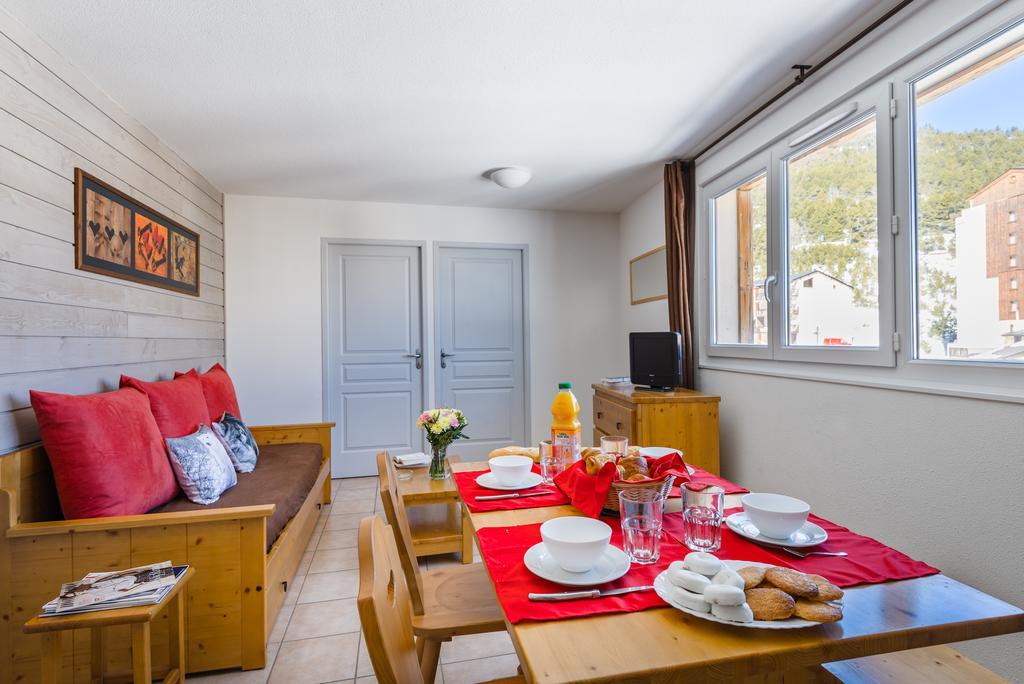Lagrange Vacances L'Orée des Cîmes Les Angles  Chambre photo